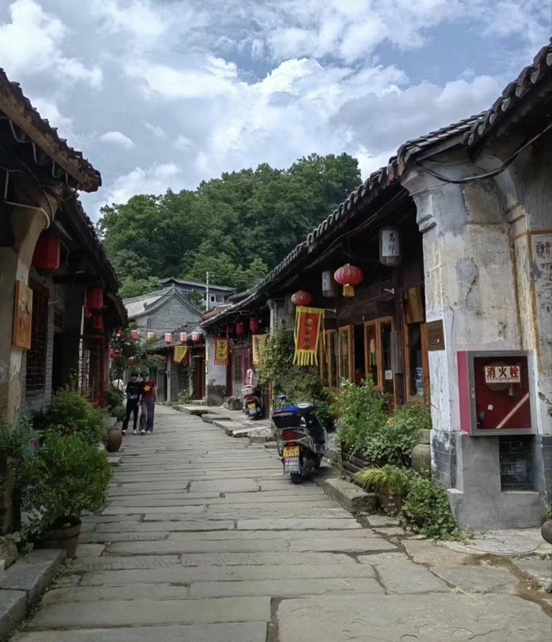 留坝老街附近酒店